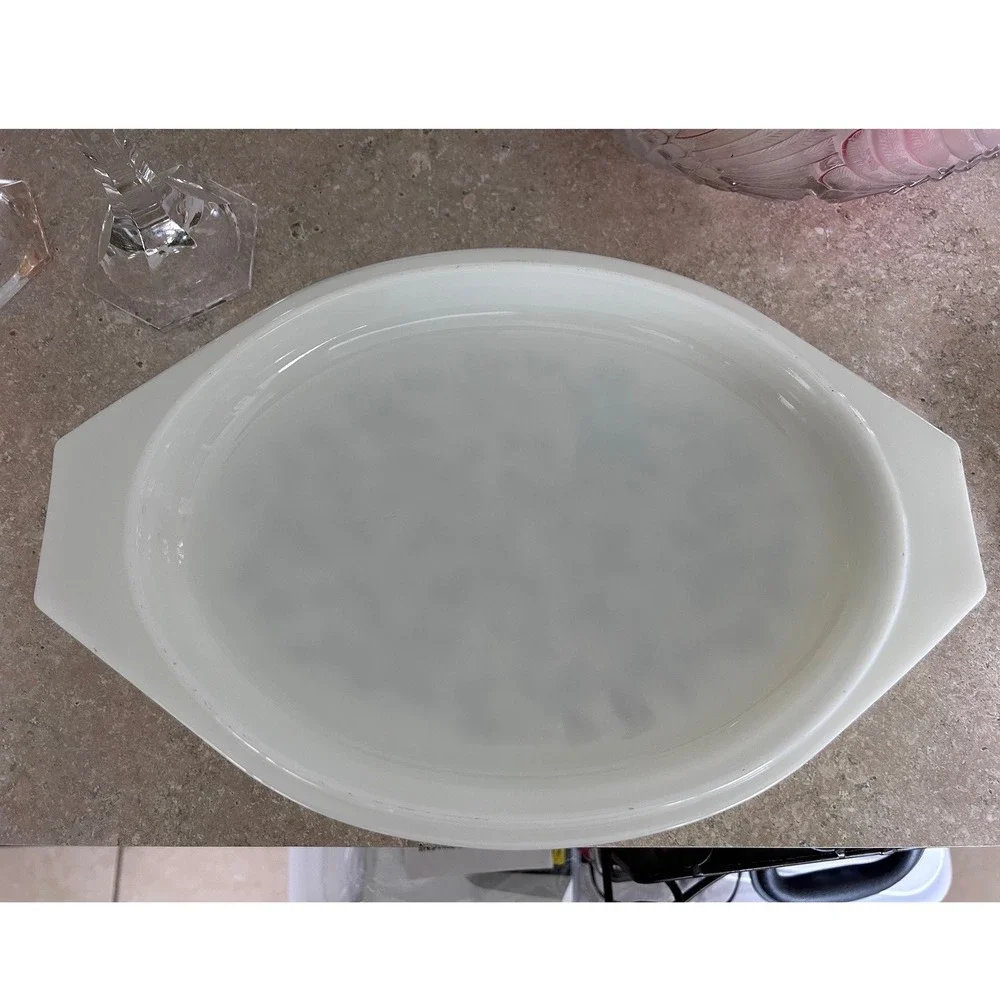Vintage Pyrex‎ Verde Divided Casserole Dish with Lid 1.5 Quart 063 Milk Glass